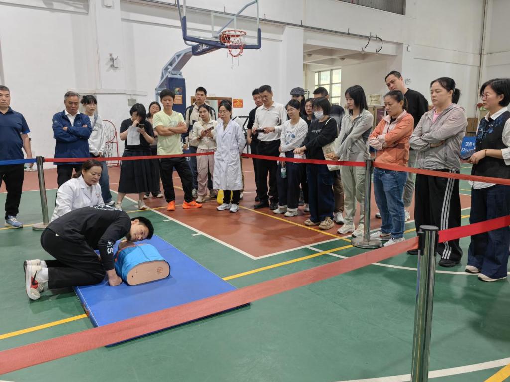 体育与健康学院开展 AED 急救培训 筑牢校园安全防线