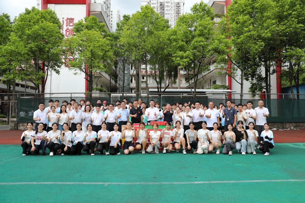 学校主要领导慰问广东省第八届民族传统体育运动会集训师生